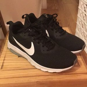 Womens size 11 nike air worn once